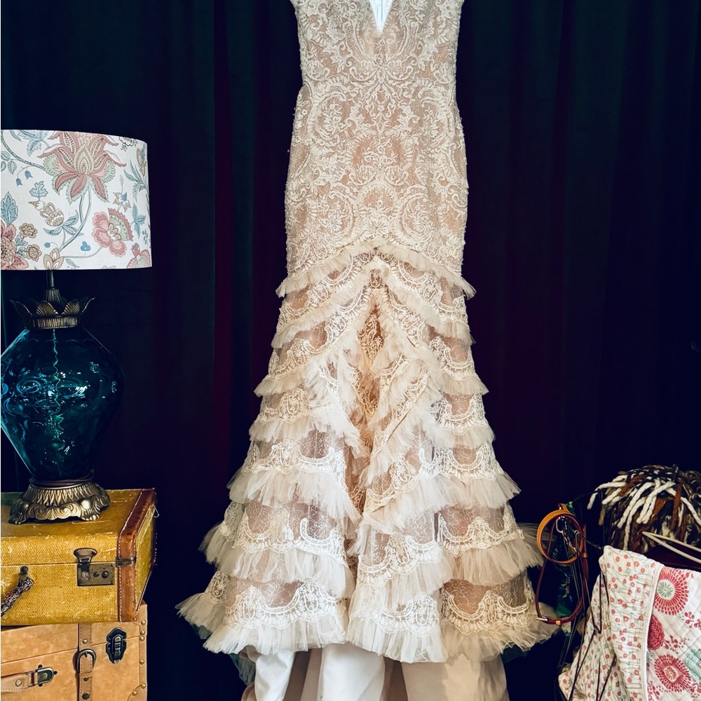 David's Bridal Cream Lace Wedding Dress